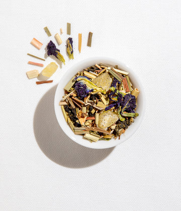 Blue Pineapple iced tea brewed in a glass – Art of Tea